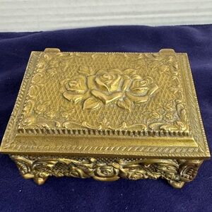 Vintage Gold Tone Floral Jewelry/Trinket Lidded Box Red Interior